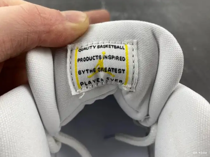 1st Kicks Jordan WMNS Low Air AH7860-107 Yellow 11 Snakeskin 0531